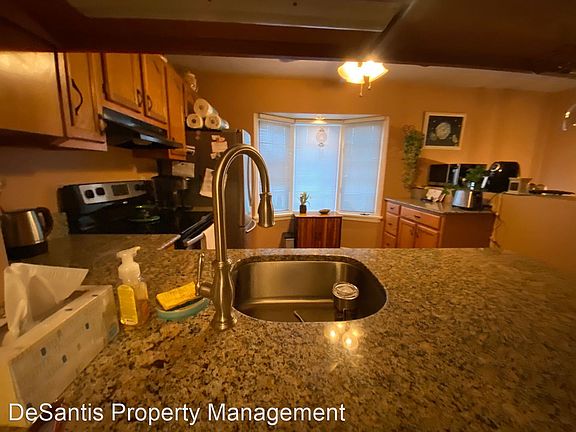 5th image of 2588 Hawthorne Dr