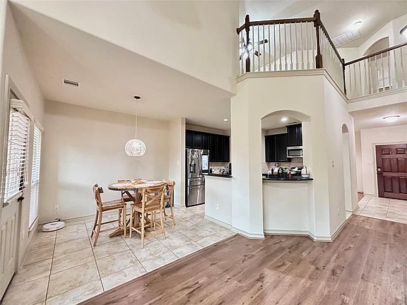 4th image of 3318 Selene Dr