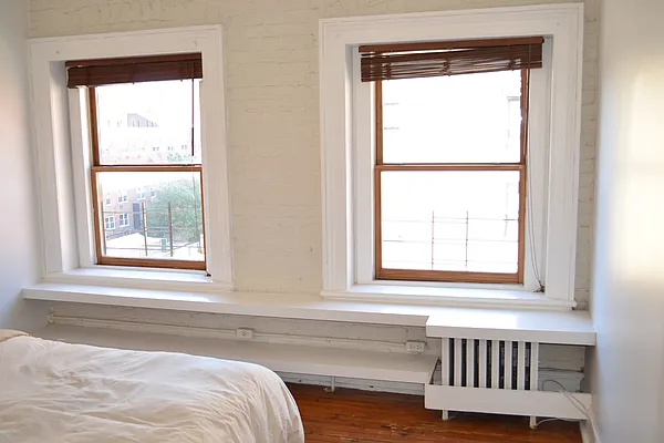 Rented by Tabak Real Estate | media 10