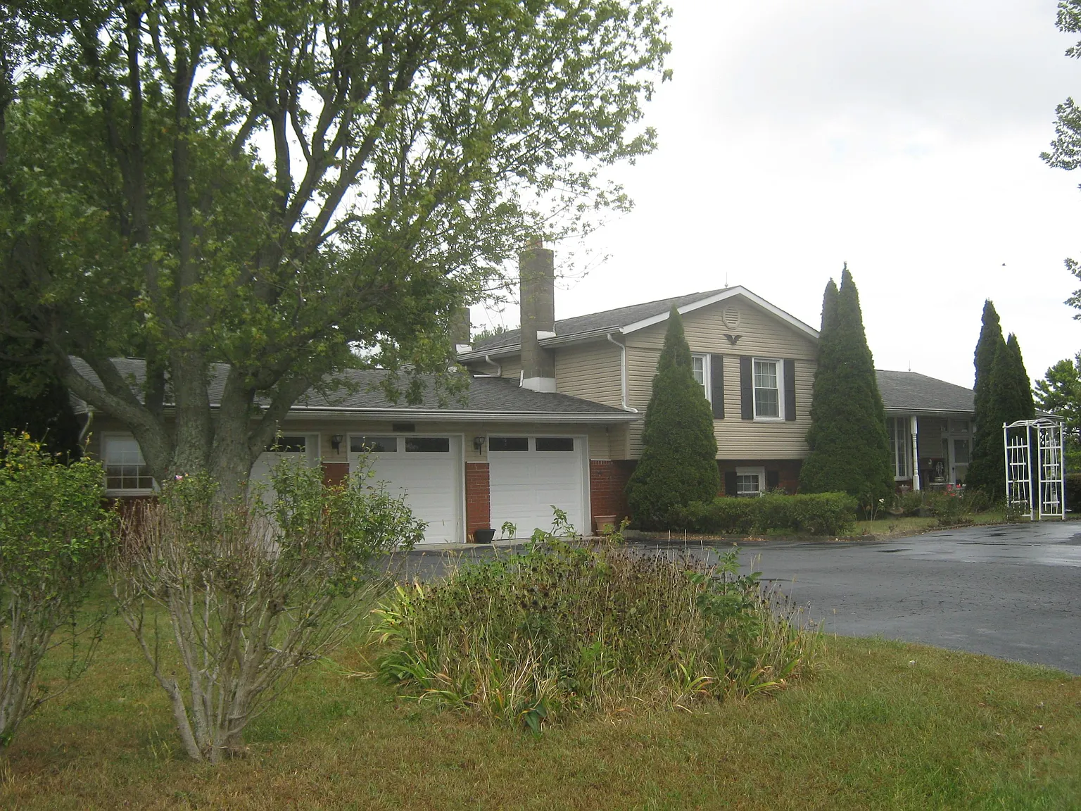 3910 Geiger Rd NE photo 1