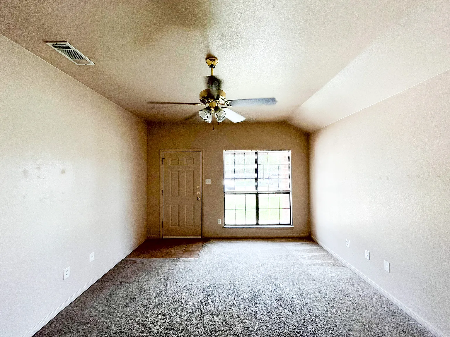 3 bed, 1176 sqft, $1,195 — Photo 4