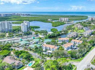 575 Club Side Dr #4-302, Naples, FL 34110