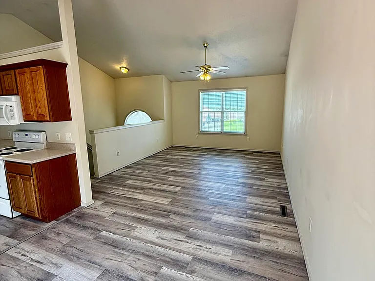 210 Forest Ln — Photo 11