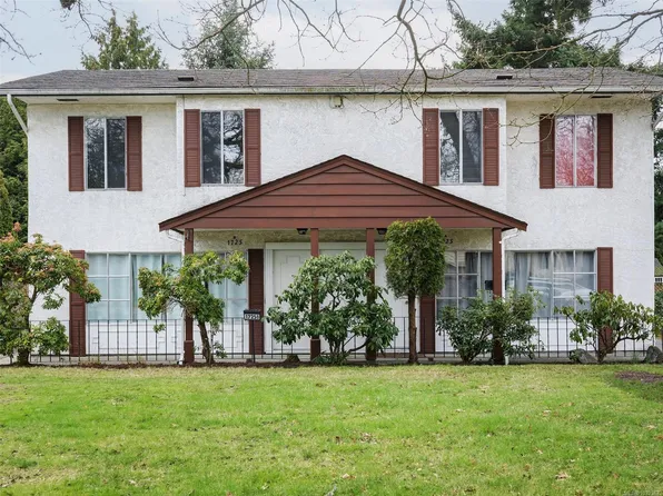 1725 B Feltham Rd #A & B, Saanich, BC V8N 2A4