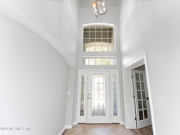 3rd image of 1005 W TERRANOVA Way