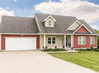 1446 Windham Hill Dr, Riverside, IA 52327