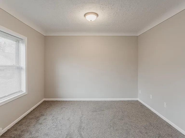 27 Gladwin Ave #27 — Photo 14