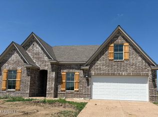 3131 Leatherman Dr, Lake Cormorant, MS 38641