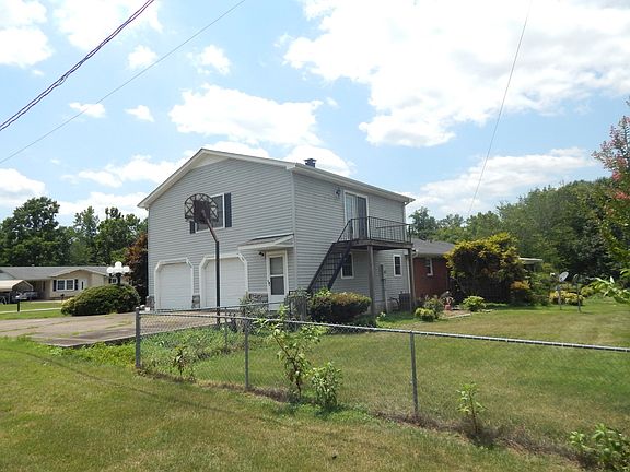 3rd image of 104 Prater Ln