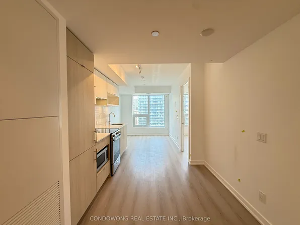 100 Queen St E, Toronto, ON