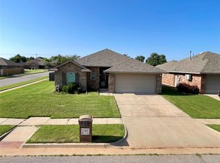 11809 SW 9th St, Yukon, OK 73099