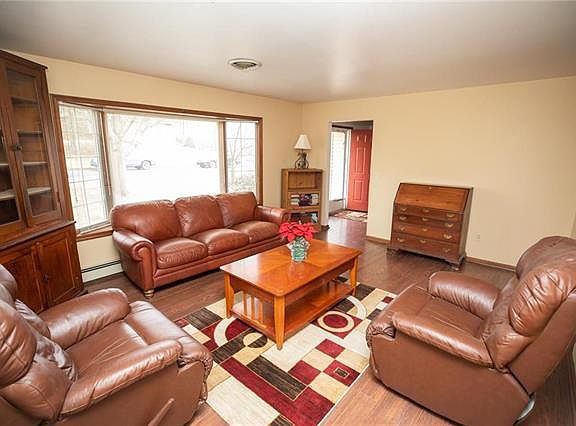 5th image of 609 Red Fox Ln