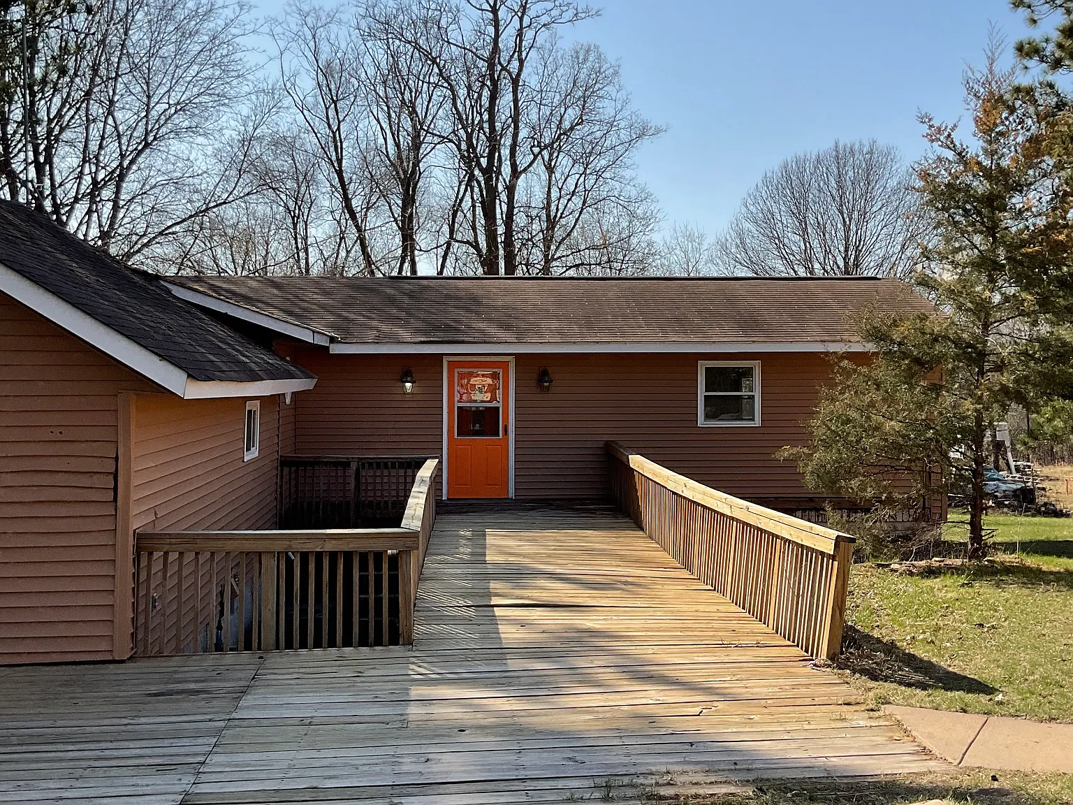5 bed, 2150 sqft, $2,900 — Photo 2