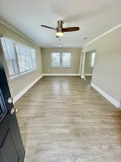 Studio, 500 sqft, $1,725 — Photo 2
