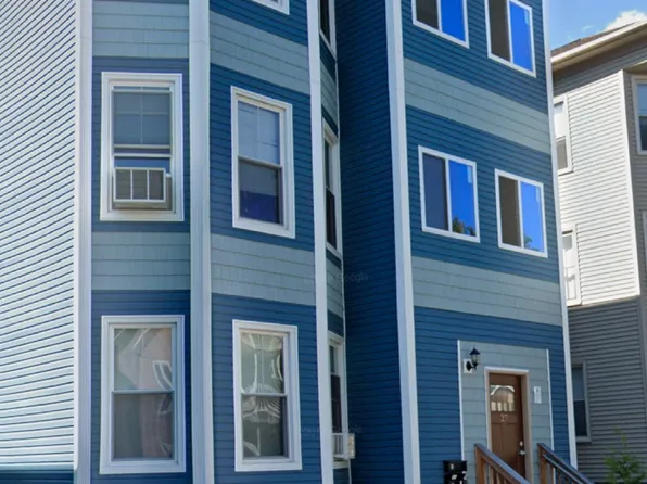 27 Dover St #3, Worcester, MA 01609