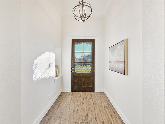 4th image of 4819 Coopers Hawk Dr