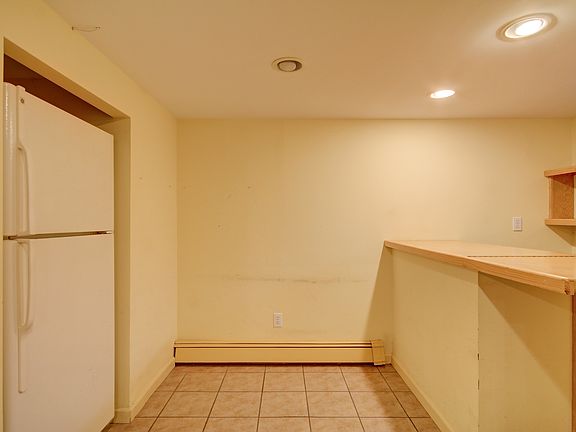 4th image of 58 E Beverly Pkwy