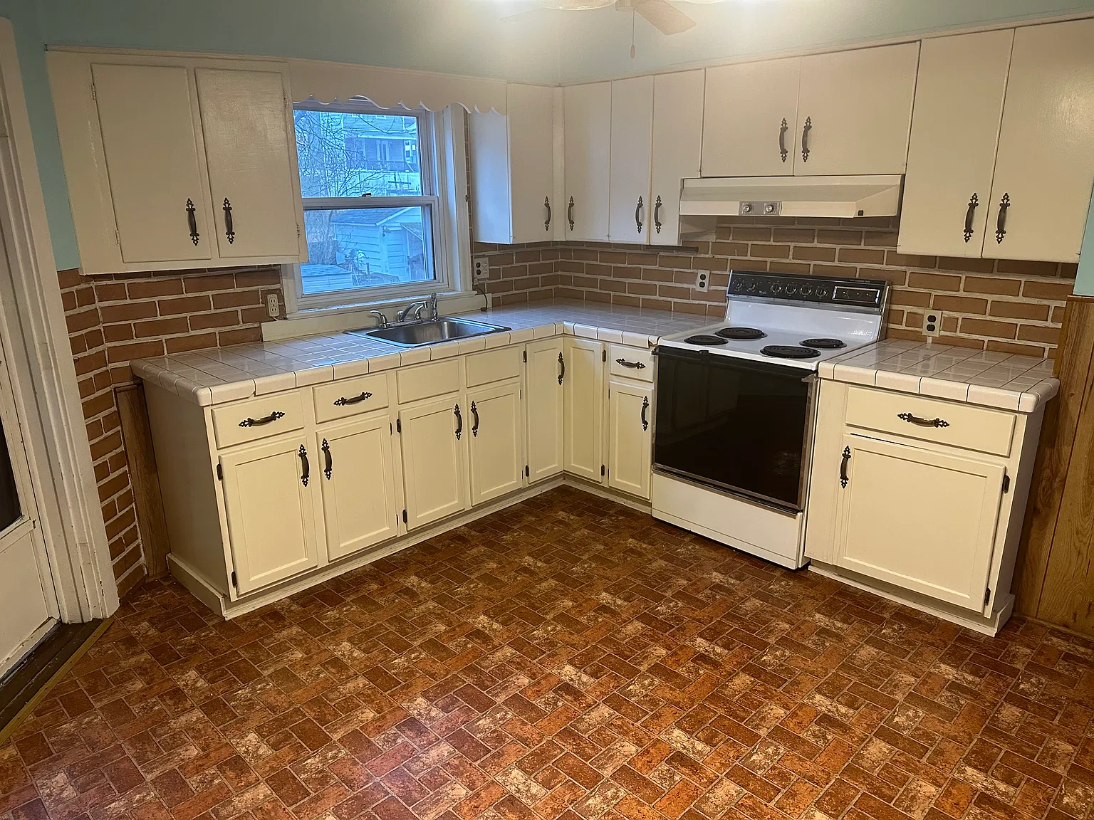 3 bed, 1750 sqft, $1,200 — Photo 3