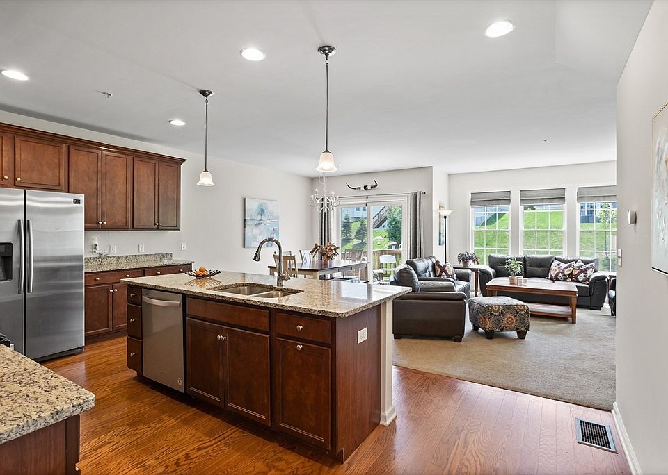 18 Juniper Trl #18, Hopkinton, MA 01748 | Zillow