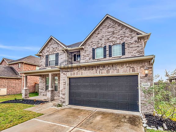 3rd image of 6028 Pearland Pl