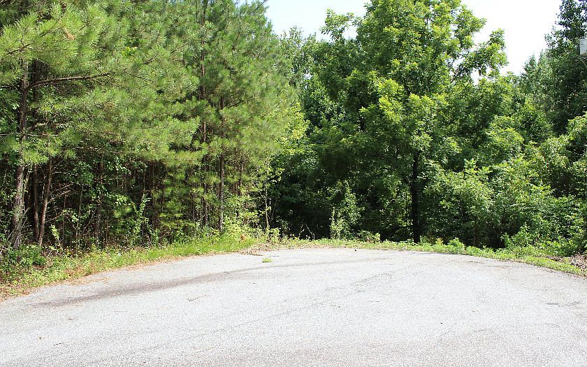 2nd image of 714 Mountaintown Rd