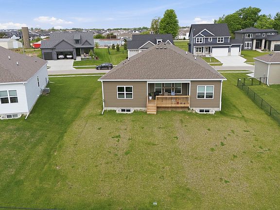 4th image of 2811 NW Cedarwood Dr