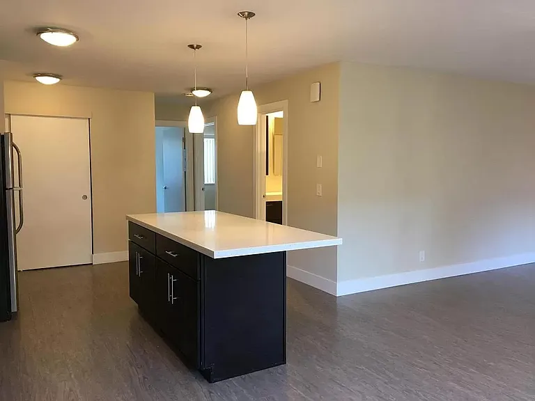 16945 Roberts Rd — Photo 3