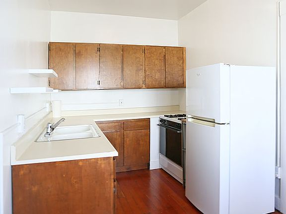 2nd image of 725 Grove St #6