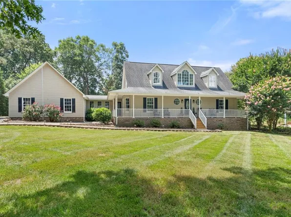 2224 Brower Mill Rd, Seagrove, NC 27341