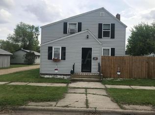 524 E 6th St, Grafton, ND 58237