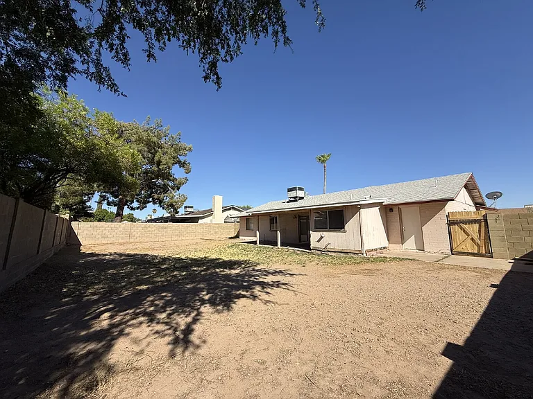 4138 W Campo Bello Dr — Photo 22