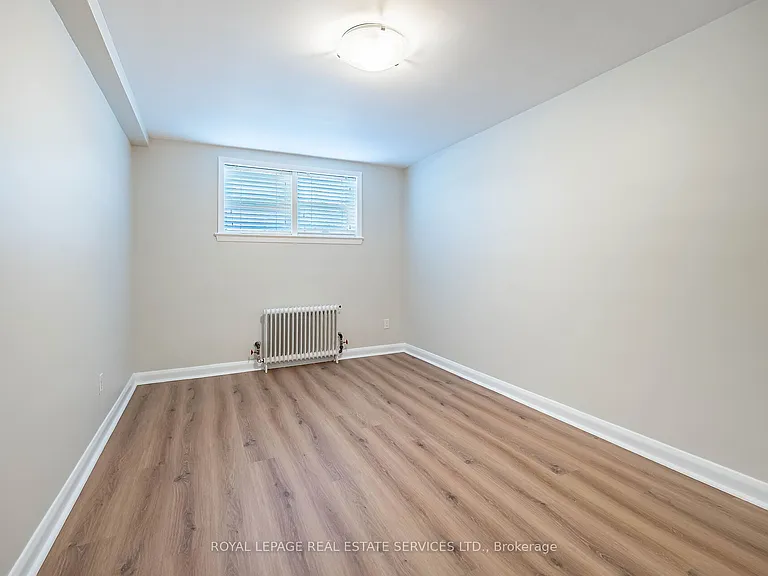 40 Emerald Cres #1 — Photo 22