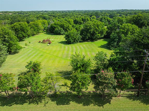 3rd image of 6 Highridge Farms Rd