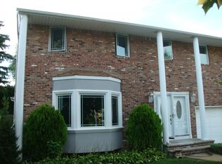 246 Meredith Ln, West Hempstead, NY 11552