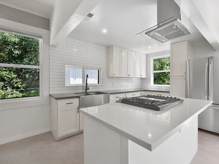 207 D St — Photo 19