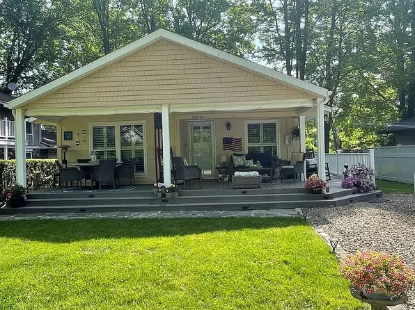 10544 Mohawk Rd, Conneaut Lake, PA 16316