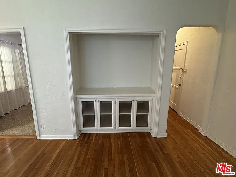 264 S Reeves Dr #101 — Photo 7