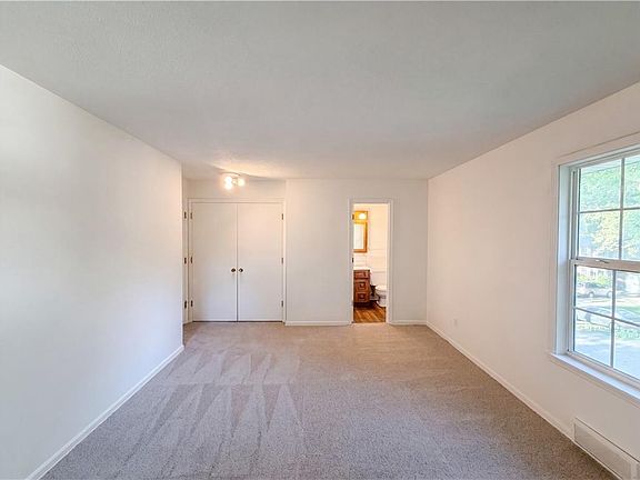 4th image of 5243 N Lydia Ave