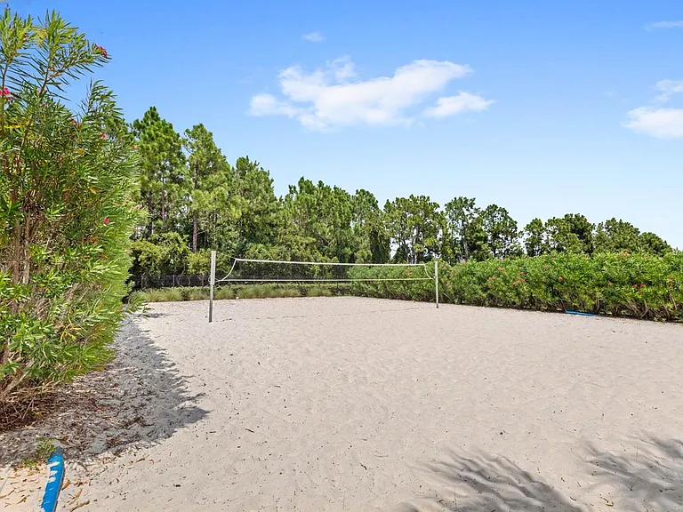 154 Captiva Dr — Photo 27