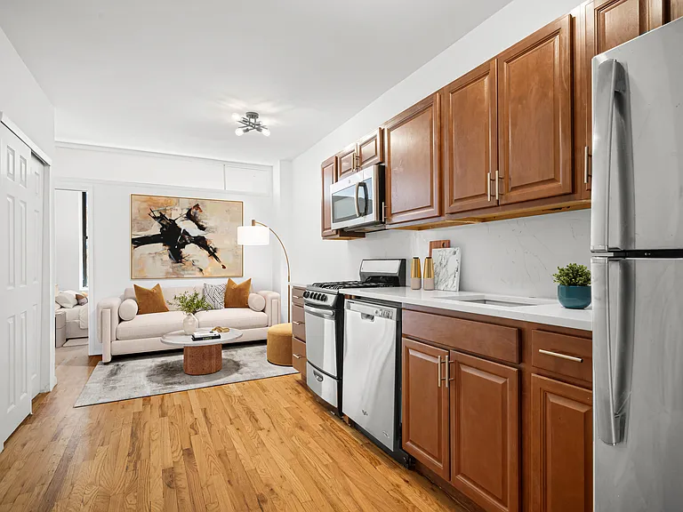 103 W 105th St #5A — Photo 1
