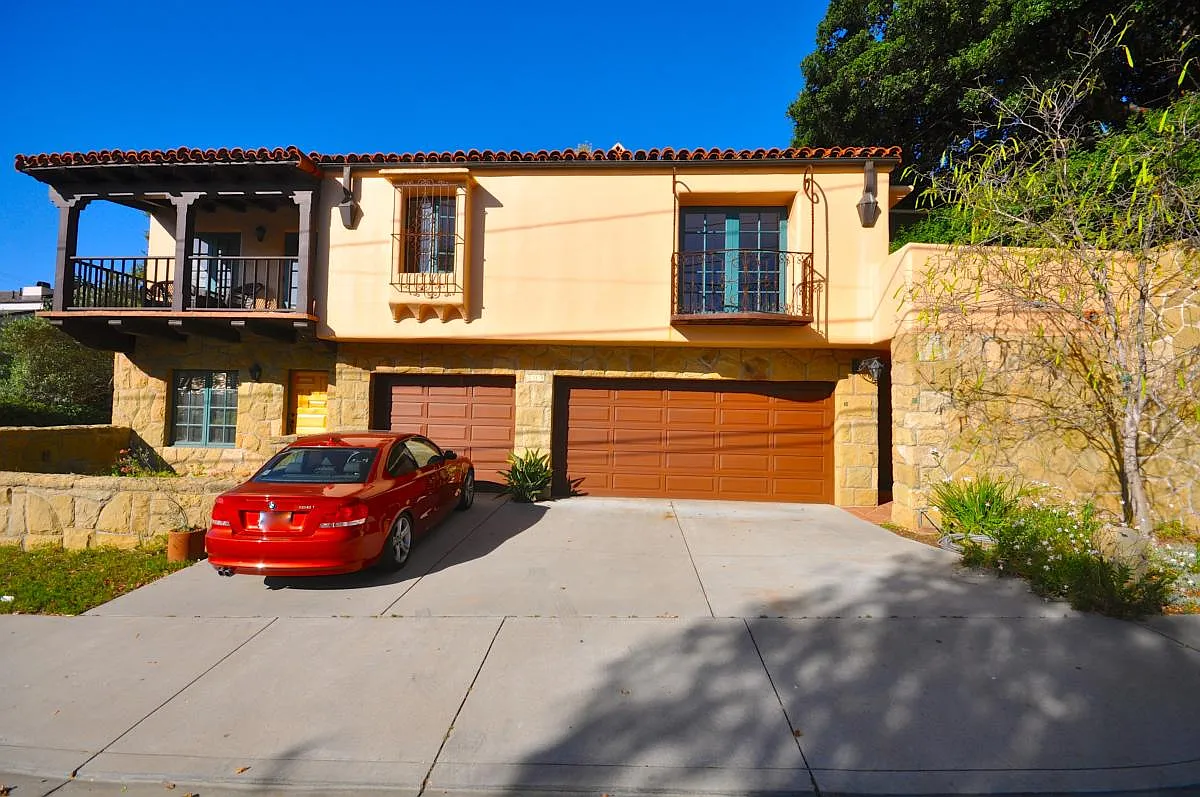 2 bed, 700 sqft, $3,800 — Photo 1