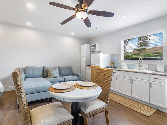 3rd image of 43 W Plumosa Ln
