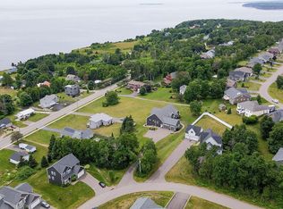 23 Paget Cres, Stratford, PE C1B0E3