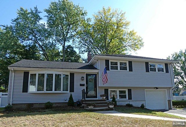 1st image of 372 Shea Dr