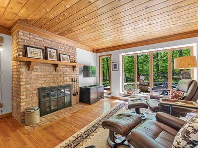 4021 E Oxford Dr, Leland, MI, 49654