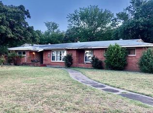 898 N Harbin Dr, Stephenville, TX 76401