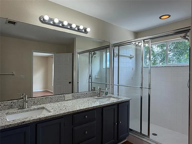 758 Burlwood St — Photo 20