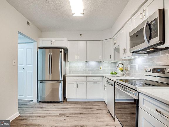 3rd image of 3709 S George Mason Dr APT 1016