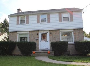225 Seneca Rd, Rochester, NY 14622