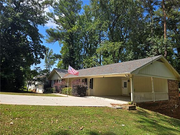 2nd image of 225 Mirandy Way